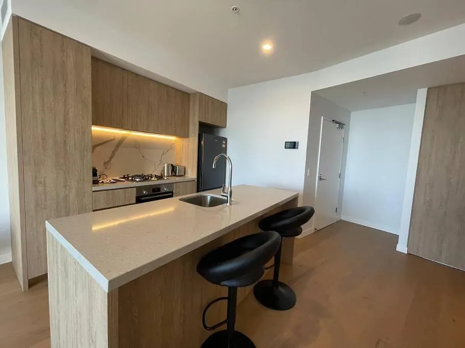 Brand New Luxury Oceanview 2Beds Apt 40F Gold Coast 0*,