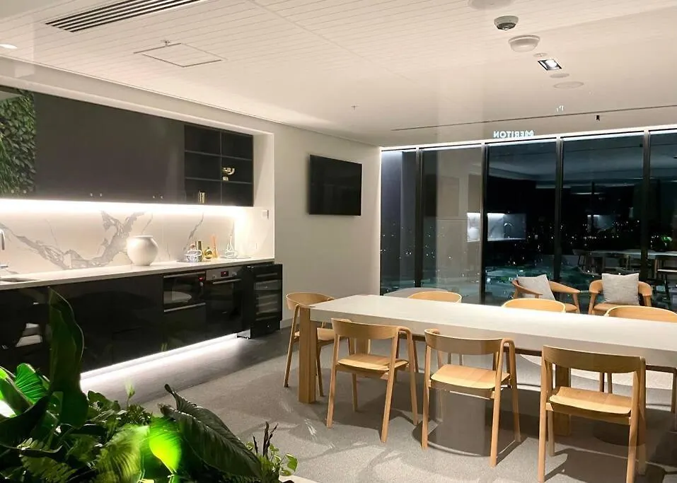 Brand New Luxury Oceanview 2Beds Apt 40F 黄金海岸 公寓